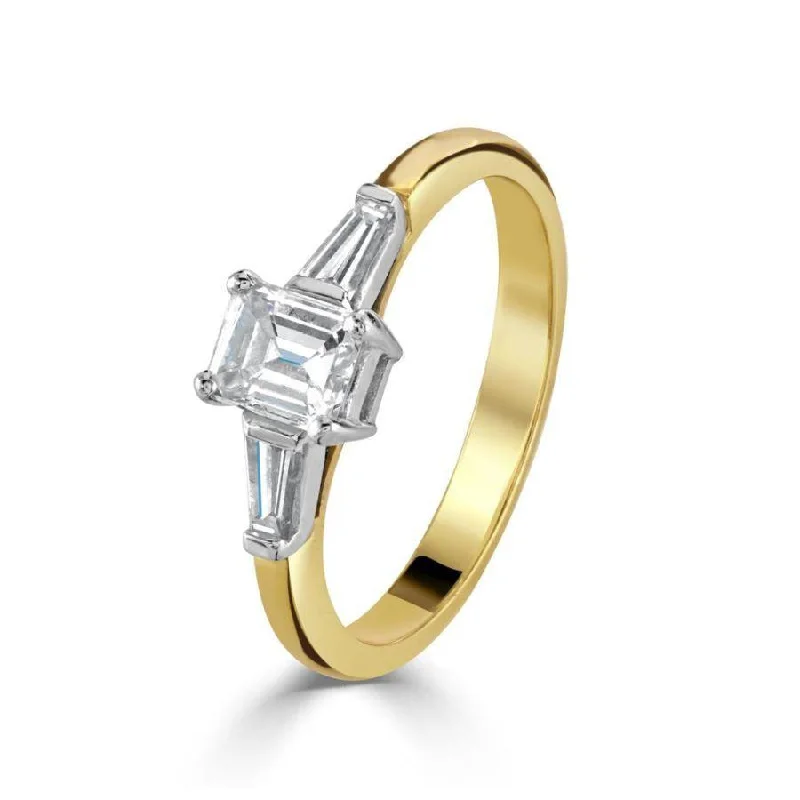 18ct gold single Marquise diamond ring