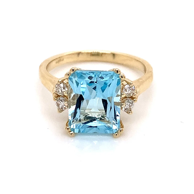 9ct Yellow Gold Sky Blue Topaz & Diamond Ring