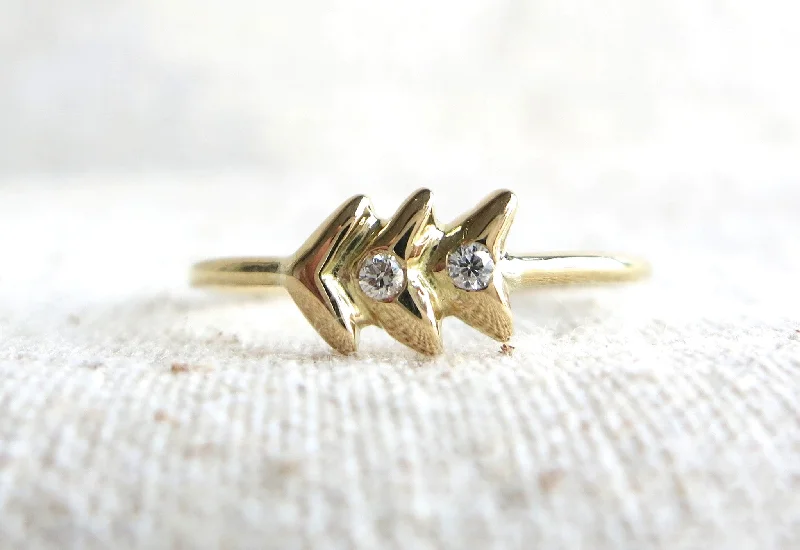 Mini Arrow Diamond Ring