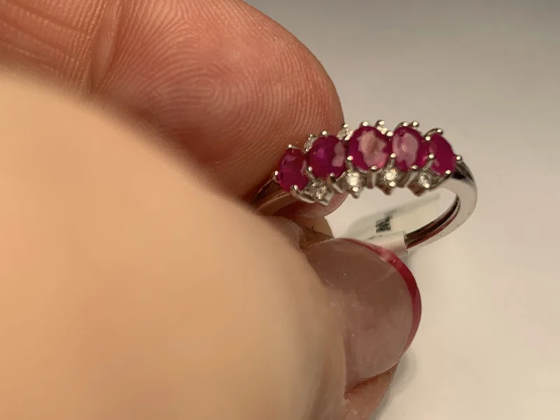 Lovely Estate 14K White Gold Ruby Rubies 5-Stone Five Stone Diamond Ring Band