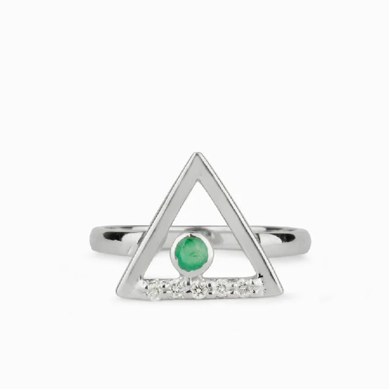 Triangulo: Emerald & Diamond Ring