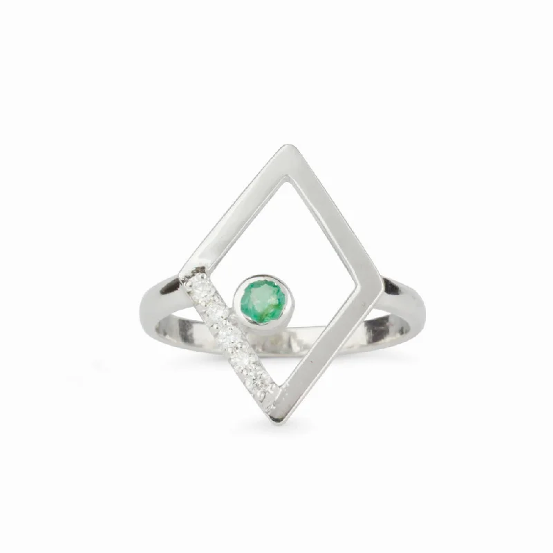 Diamante: Emerald & Diamond Ring