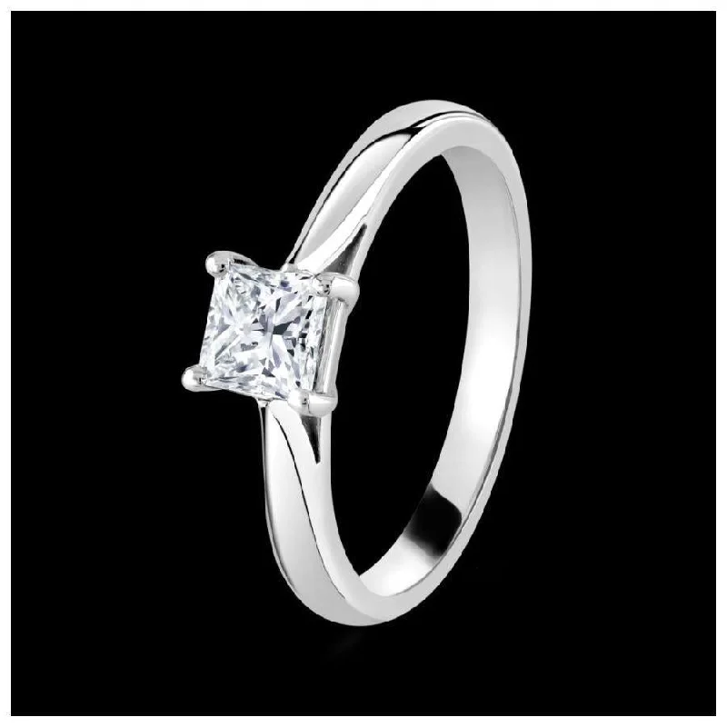 Platinum 4 claw Classic Diamond Ring