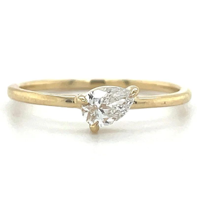 14ct Yellow Gold Laboratory Grown Pear Diamond Ring